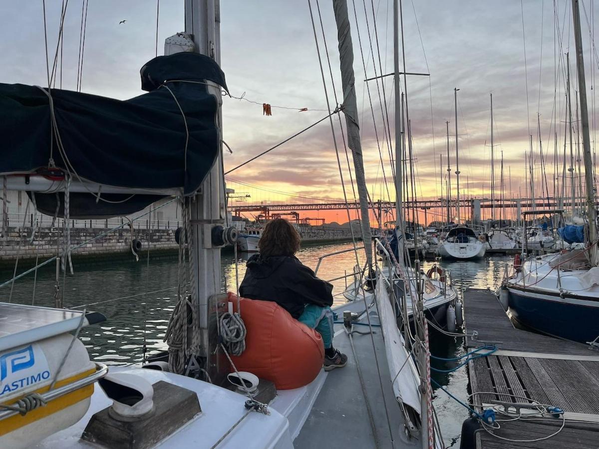 Hotel Cozy Lisbon Marina Sleepaboard - Sail Away Esterno foto
