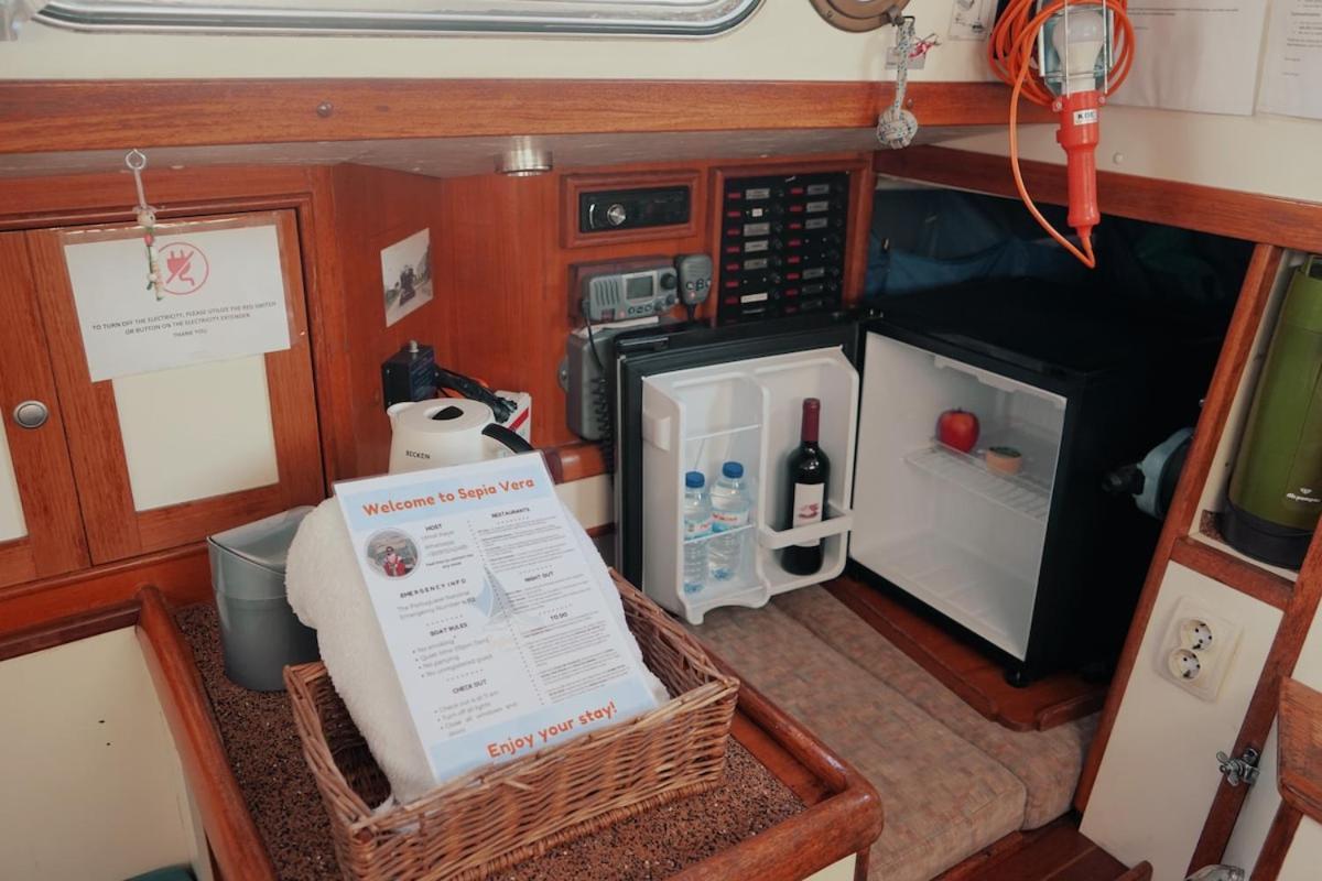 Hotel Cozy Lisbon Marina Sleepaboard - Sail Away Esterno foto